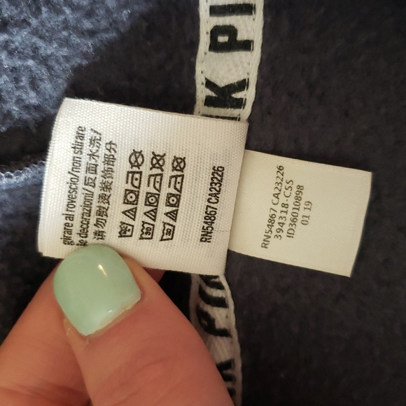 VS PINK Logo High-Low Cropped Fuzzy Sherpa Lined Zip-Up Mock Neck Jacket - Picture 5 of 13